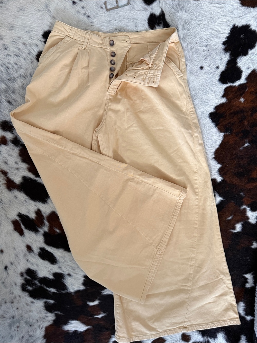 Free People women’s Light yellow Pleated  Chinos